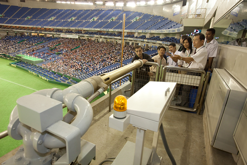 Visite des entrailles du Tokyo Dome, un complexe sportif moderne