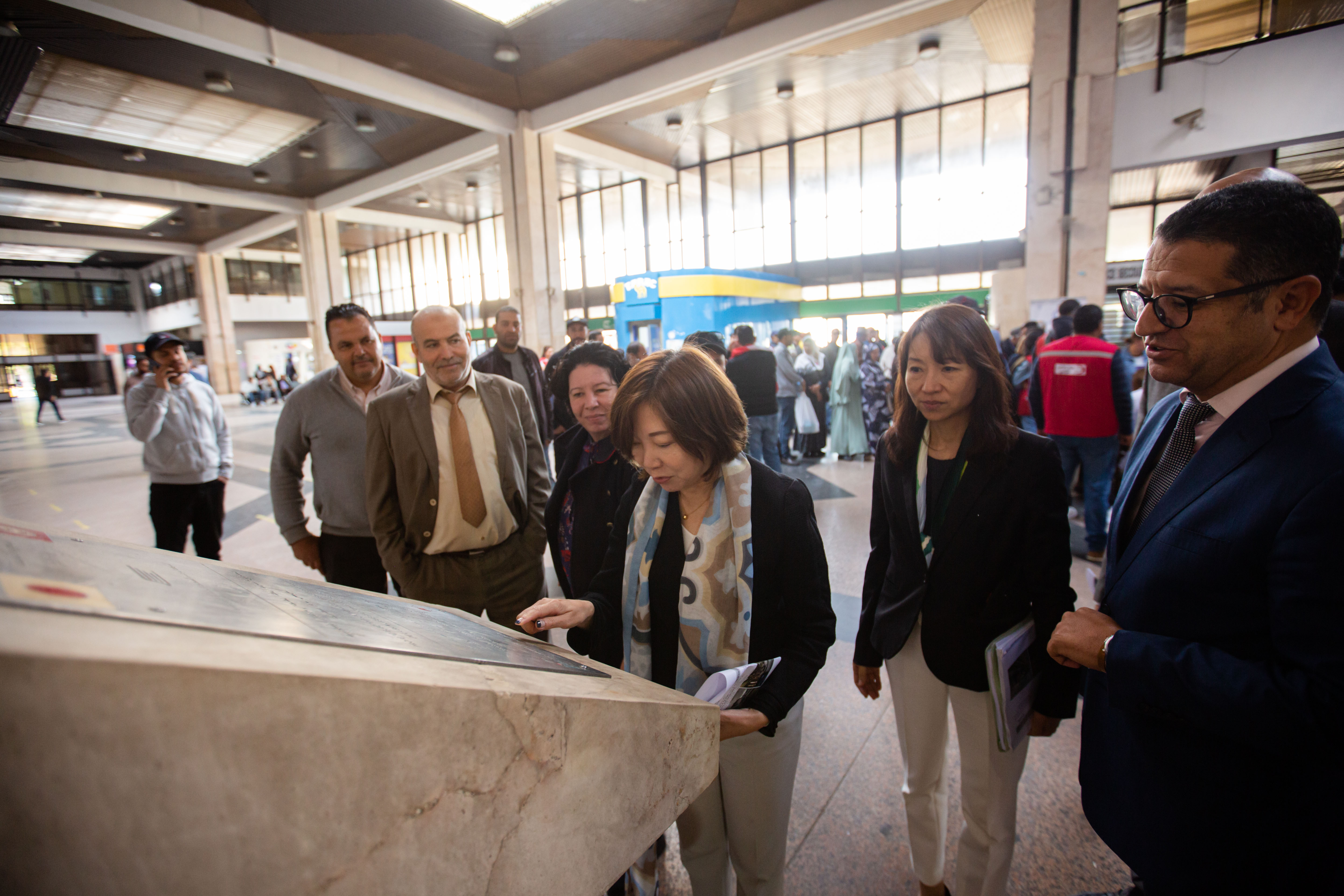 Visite à la station des chemins de fer de Place Barcelone