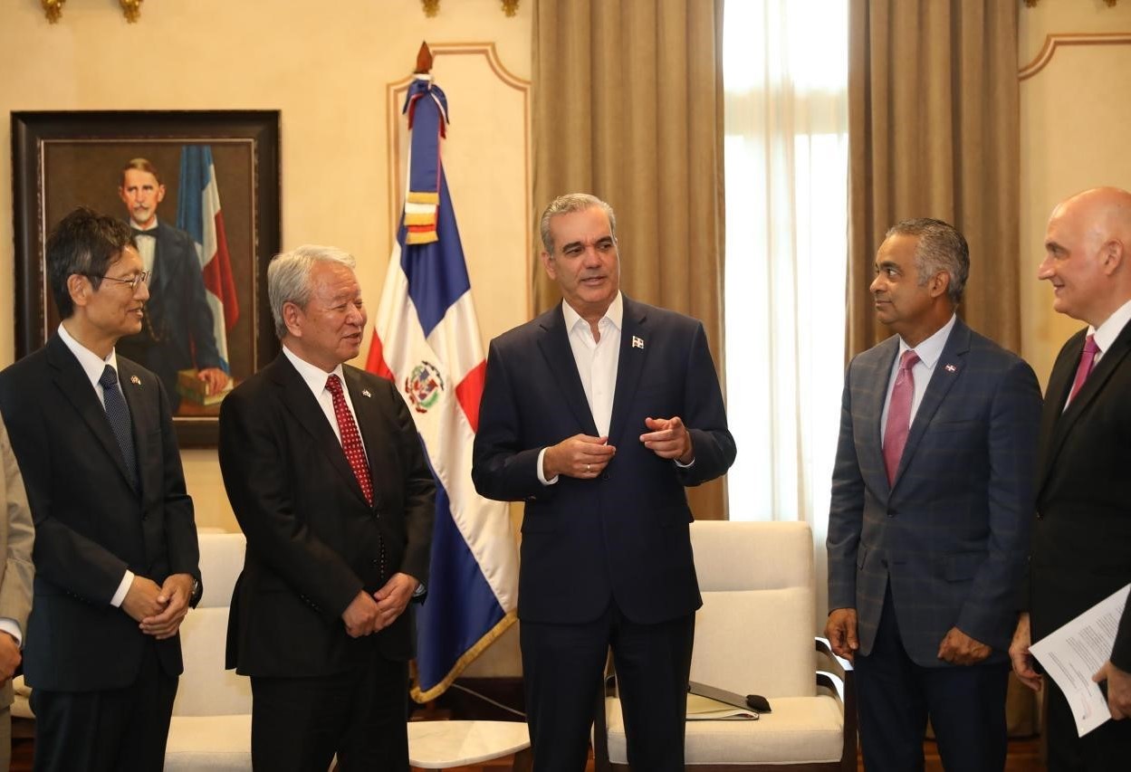 ルイス・アビナデル大統領との会談