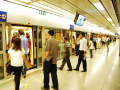 駅構内が広々としているのも、災害発生時の避難のしやすさを考えた設計だ