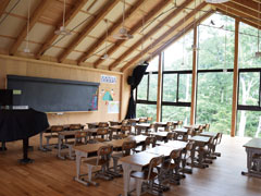 震災後、「森の学校」をコンセプトに建てられた東松島市立宮野森小学校