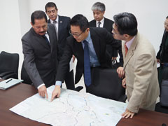 「リオ・ブランコ−シウナ間橋梁・国道整備事業」の円借款調印の場で。新たに作られる4つの橋を加えると、日本がニカラグアに架けた橋の数は28となる