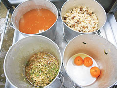 学校栄養士さんが見せてくれた学校給食の食べ残し。