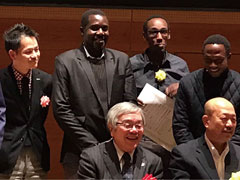 トゥムクンデさん（後列左から3人目）ら宮城大学のグループは2016年の「ビジネスモデル発見＆発表会　東北大会」で審査員特別賞を受賞した。