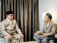 ムラド氏にインタビュー。生まれ故郷のために50年近く戦ってきたムラド氏が首相に就任後、初めての海外メディアのインタビューを受けた。