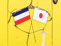 セルビアと日本の国旗。