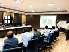 岐阜大学の次世代金型技術研究センターの教員も講師としてラクナウ校を訪問。大学はCIPETと覚書を交わし、連携や人材交流を進める予定だ