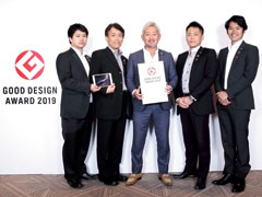 谷口直樹さん（中央）。「"モノ作り"の力でインフラ課題に挑みます！」