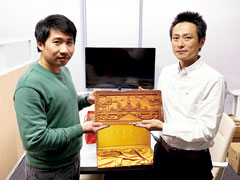 長井さん（写真右）が指導して2020年3月に修士号を取得したカンボジア人留学生のソビソスさん（写真左）。