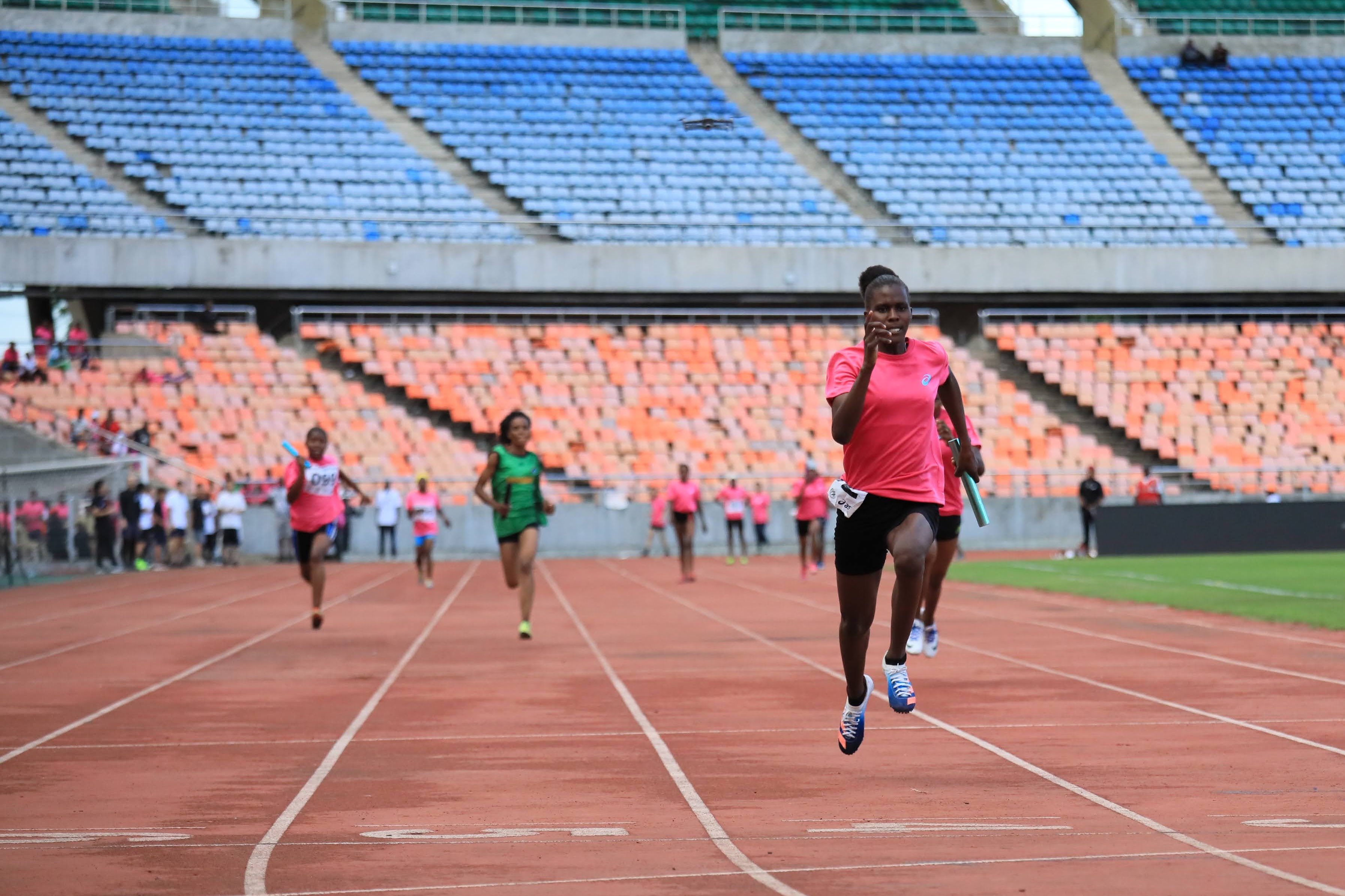 競技の様子（100 ｍ×4 リレー決勝）