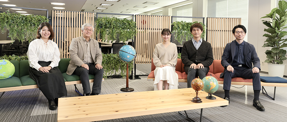 左から三島理恵さん、盛田清秀さん、世良マリカさん、JICAの松井洋治課長（経済開発部）、伊藤綱貴さん（広報部）