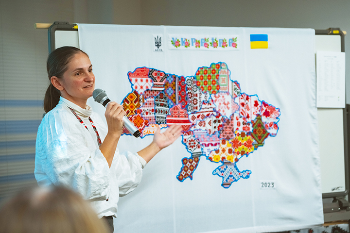 ウクライナ地図を刺繍するイベント