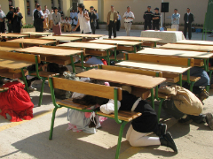 アルジェリアの学校での避難訓練