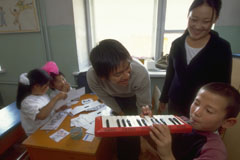 モンゴル・ウランバートルの特別学校で学ぶ子どもたち（写真：JICA／今村健志朗）