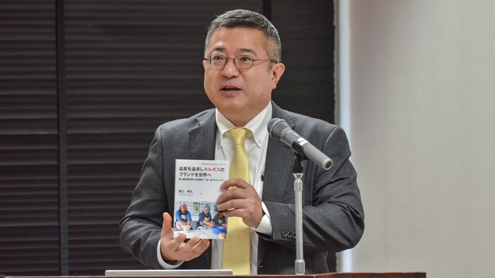写真：開会のあいさつを述べたJICA経済開発部の下川貴生部長