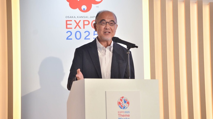 写真：閉会のあいさつに立ったJICA緒方研究所の峯陽一研究所長