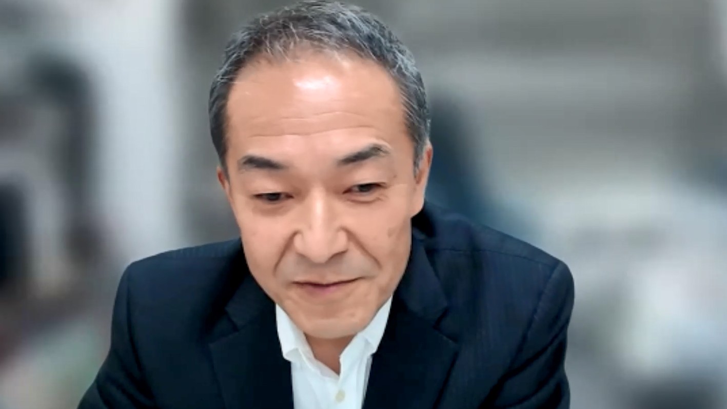 写真：共同研究者として神戸大学経済経営研究所の濱口伸明教授が補足説明