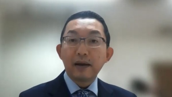 写真：コメントしたJICA緒方研究所の阿久津謙太郎研究員