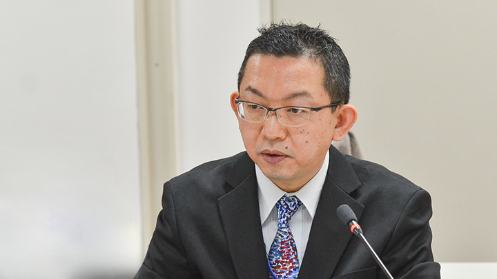 写真：閉会あいさつを行ったJICA緒方研究所の阿久津謙太郎上席研究員