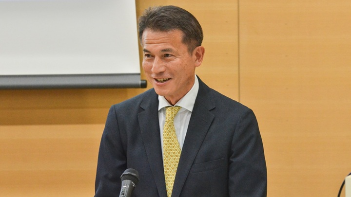 写真：外務省国際協力局の大場雄一審議官