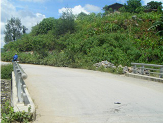 改修されたKm.60.3橋（Km.60.3橋はディリから60.3キロメートル地点にあるためKm.60.3橋梁と名付けられている。）