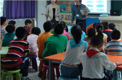 専門家が北京市の小学校にて小学生および節水リーダーを指導