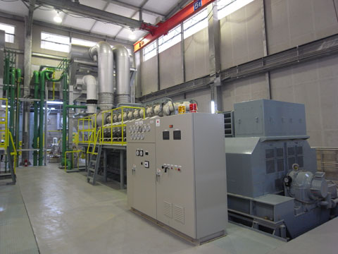 第2期協力で建設された新発電機建物内の7号発電機