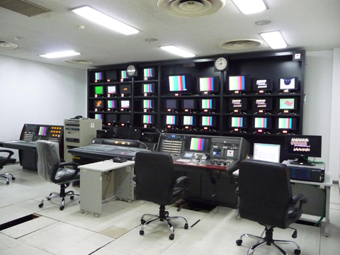 ニューススタジオシステム：副調整室設備