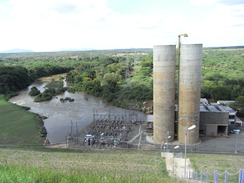 マシンガダムの水力発電所。タナ川流域でケニアの全電力の70パーセントを発電している。