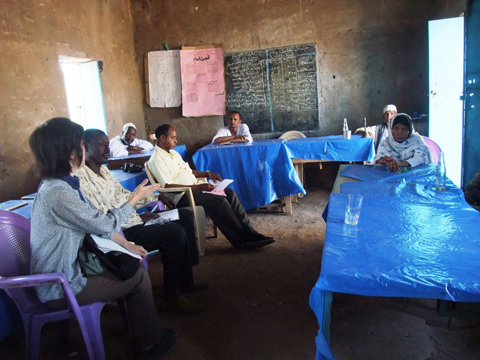 コミュニティー・プランニングー妊婦登録や緊急時搬送を村落でバックアップできる体制づくり。