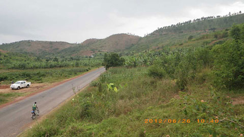 ルワンダ：入口付近（写真7の協力実施前）