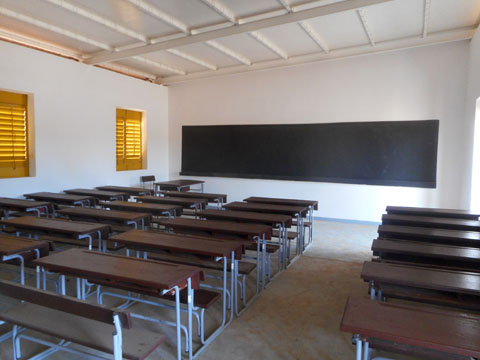 （協力実施後）ルート・ティラベリ中学校校舎内部。
