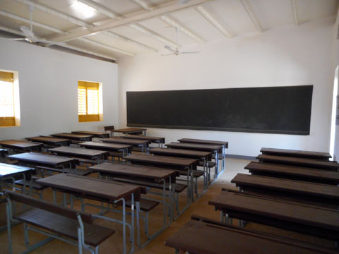 （協力実施後）ルート・フィランゲ中学校校舎内部。