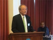 熱帯地域に適した水再利用技術の研究開発について発表する山本和夫教授（AIT, 東京大学）