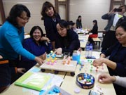 防災教材の開発と指導案作りのワークショップの様子