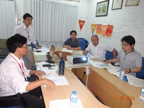 ベトナム側研究代表機関であるベトナム国家大学ホーチミン市校（以下、VNU-HCM）・ナノテク研究所における研究代表者間協議。