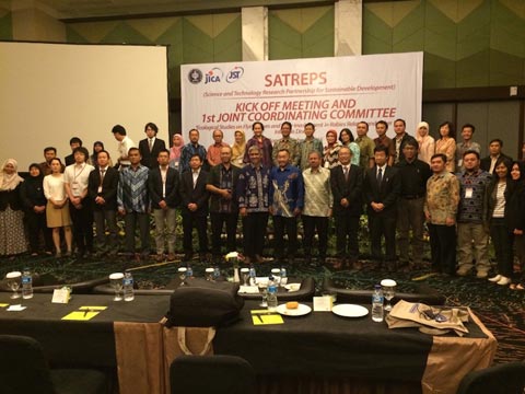 2015年10月のキックオフミーティング：2015年7月に開始したプロジェクトだが、10月に両国の関係者を集めキックオフミーティングをインドネシアのボゴールで実施。日本からは名古屋大学、山口大学、東京農工大学の研究者、インドネシアからはIPB、インドネシア科学院（LIPI）などから関係者が集まった。