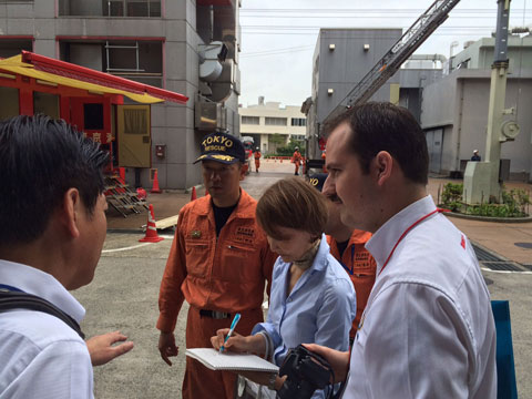 2015年7月に来日したチリ国家消防アカデミーの校長。東京消防庁救急救助隊の育成訓練を視察。チリ国家消防アカデミーでは日本式救急救助の訓練カリキュラムをチリにおいて導入することを検討している。