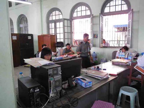（協力実施前）ヤンゴン税関の現況（通関事務室）