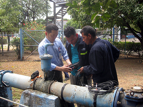 井戸生産量の流量測定指導