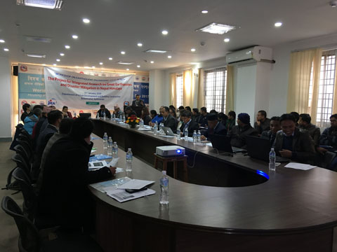 グループ3と5の共同セミナー　グループ3の成果を基にしたネパールにおける建築基準法への耐震政策の提言
