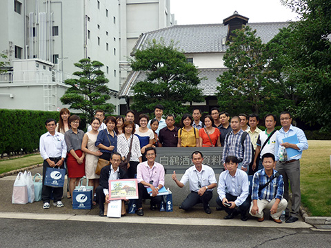 VJCCホーチミン：経営塾日本研修での企業訪問の一コマ
