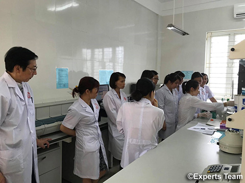 デング熱ウイルス検出に関するフォローアップ研修がBac Giang省CDCにて2018年6月に行われた際の研修の様子(写真提供:専門家チーム)