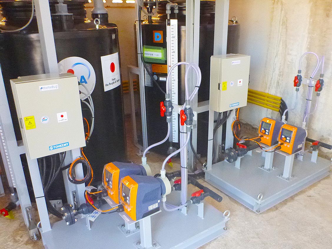 サワンナケート県デンサワン浄水場に設置されている自動薬注装置