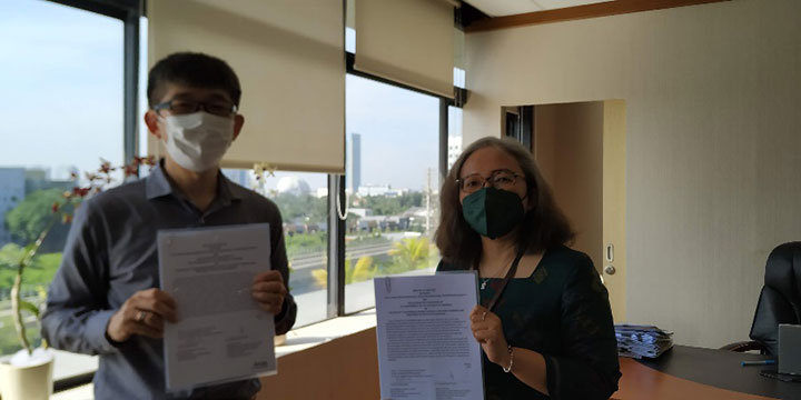 7月4日　調査団ＭＭ署名　dr.Endang Budi Hustuti, Acting Director for Surveillance and Health Quarantine