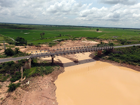 対象橋梁の調査開始時の航空写真（Babaong橋）
