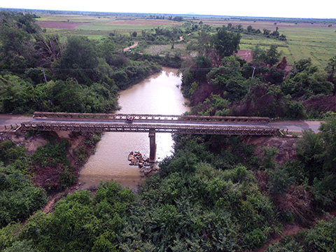 対象橋梁の調査開始時の航空写真（Prek Rus橋）