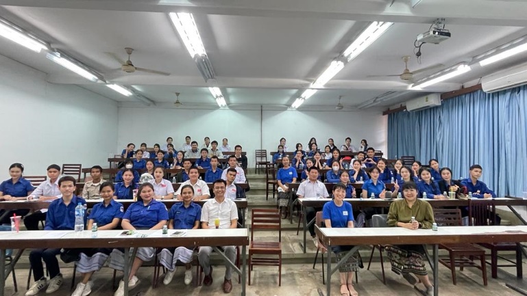  高校生への説明会 (High school students' session)