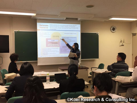 本邦研修にて行われた日本の障害者福祉施策に関する講義（2015年11月）（写真提供：株式会社コーエイ総合研究所）