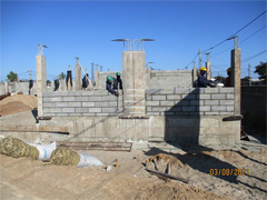 教室棟（A棟）：新設工事　コンクリートブロックの組積工事　2021年8月3日